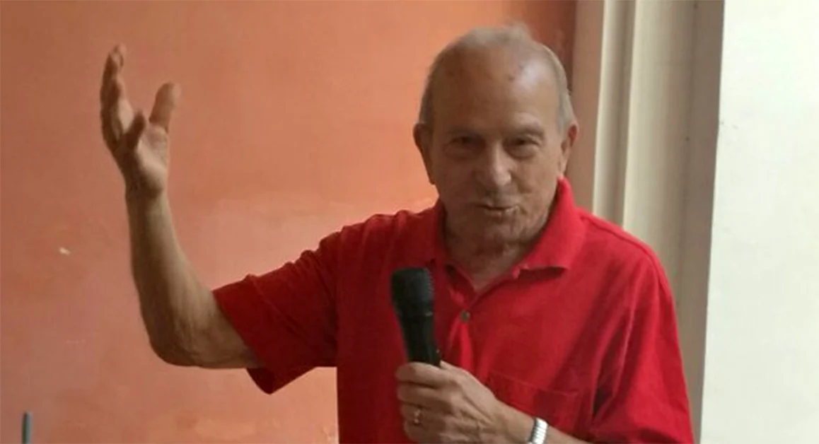 Torre Annunziata - Inaugurazione della sede del M5s: ospite l'ex senatore Abenante