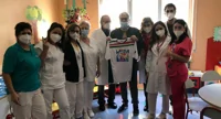 Torre Annunziata - Un sorriso in corsia con le calze dell'Aicovis