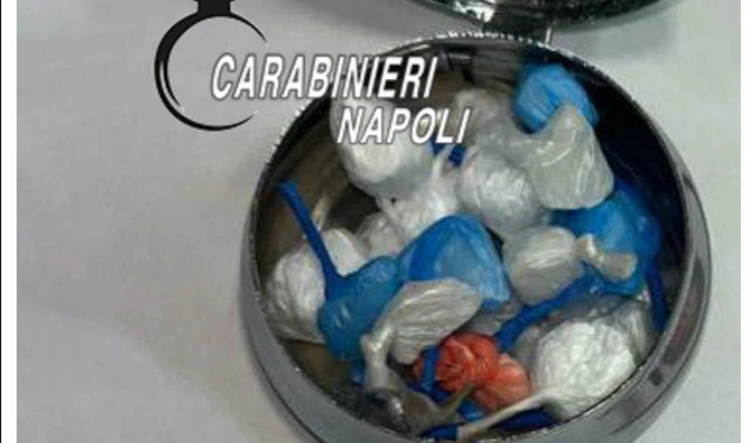 Droga nascosta nel portacipria, due giovani arrestati