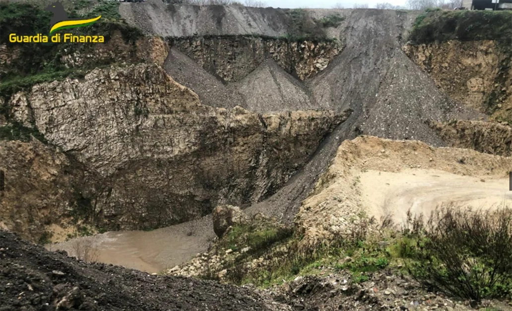 Sequestrata discarica abusiva di circa 3 milioni di metri cubi di rifiuti
