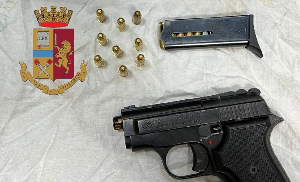 Arma e munizioni trovate a Scampia