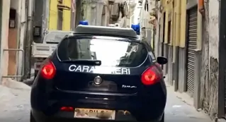 Aggressioni alla ex moglie e al compagno di lei, arrestato 46enne stabiese