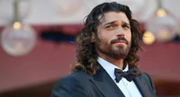 Can Yaman è single? L'esperto di gossip vuota il sacco
