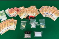 Droga e soldi dello spaccio in casa, arrestata incensurata a Castellammare