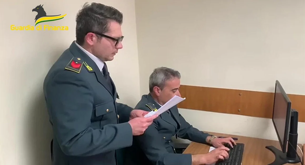 SMA Campania e Comune di Napoli: appalti pilotati, indagate 9 persone