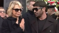 Gianni Sperti ai funerali di Costanzo: il commovente messaggio alla De Filippi