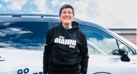 Gianni Morandi in tour: con lui anche un'ex allieva di Amici