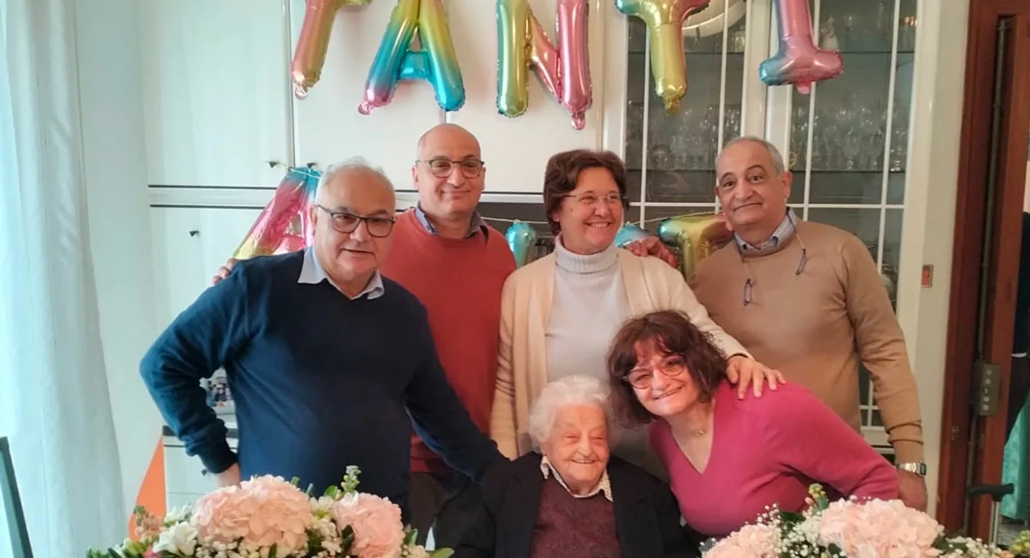 Torre del Greco - I 100 anni di vita di nonna Tullia Giannone