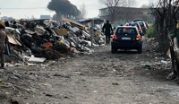 Maxi blitz al campo nomadi di Giugliano, decine di auto sequestrate