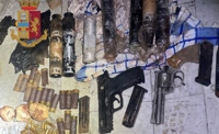 Arsenale sequestrato dalla Polizia a Scampia