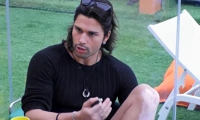 Gf Vip, Luca Onestini contro la madre di Tavassi: "Sono fuori grazie a lei"