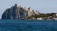 Isole del golfo di Napoli, divieti di afflusso e circolazione veicoli per i non residenti