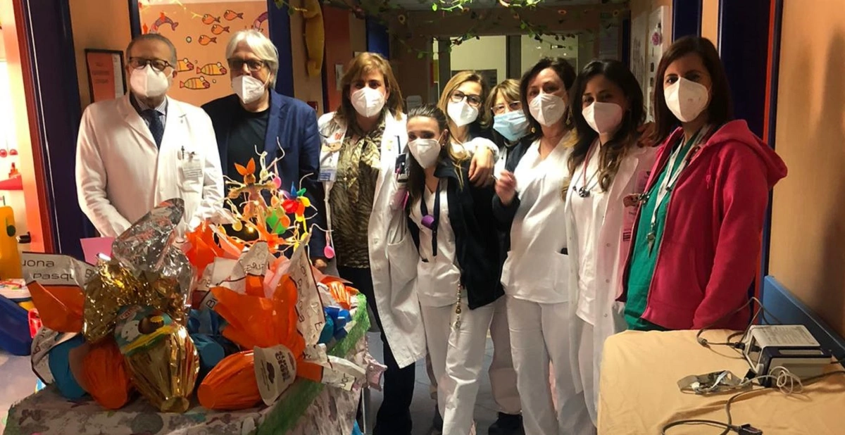 Torre Annunziata - Aicovis: uova di Pasqua per i piccoli pazienti del San Leonardo