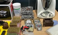 Armi, droga e robot da cucina: sequestri a Scampia