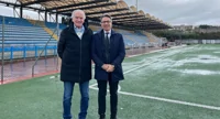 Torre Annunziata - L'ex arbitro Longhi allo stadio Giraud con il sen. Mazzella