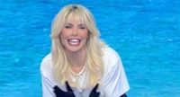 L'Isola dei Famosi, gaffe a luci rosse di Ilary Blasi. Il video è virale