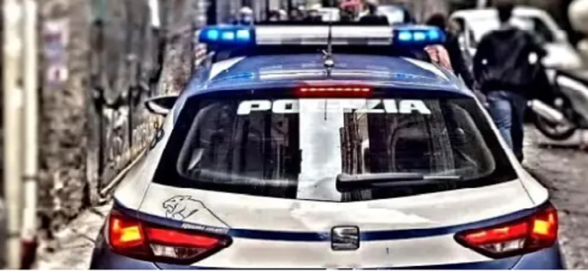 Sfugge all'alt, bloccato: tenta di sottrarre pistola a poliziotto