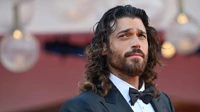 Can Yaman fa tappa a Pompei e Castellammare di Stabia