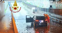 Sottopasso allagato a Caserta, vigili del fuoco salvano due donne