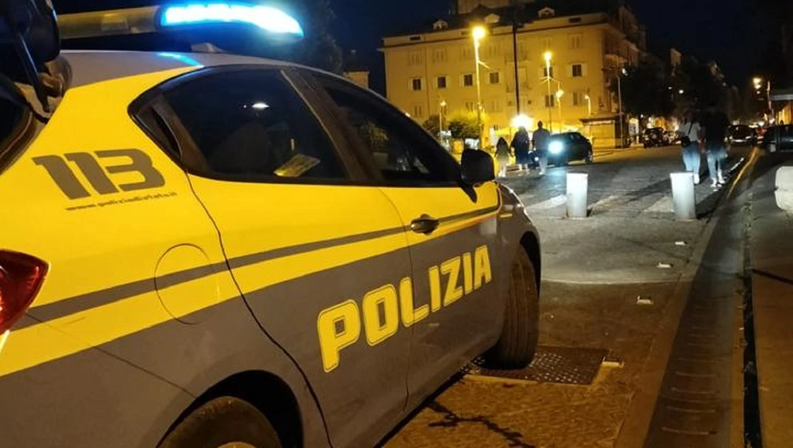 Si finge poliziotto e tenta di rapinare scooter, arrestato