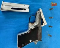 Fermato in strada, aveva una pistola: arrestato