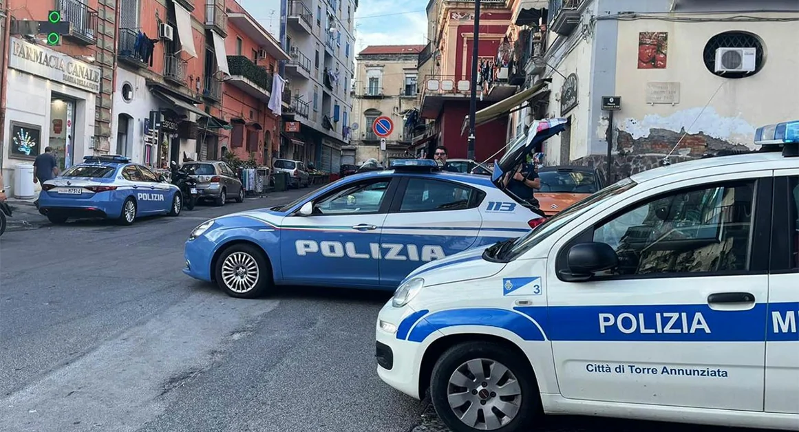 Torre Annunziata presidiata dalle Forze dell'ordine sequestrati