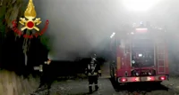 Autoarticolato in fiamme nella galleria, intervento dei Vigili del Fuoco