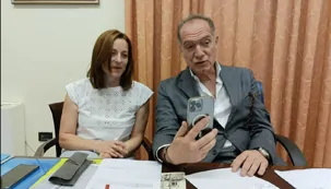 Torre del Greco - Mennella e De Gregorio a bordo del treno per Sorrento