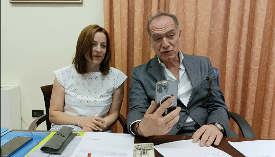 Torre del Greco - Mennella e De Gregorio a bordo del treno per Sorrento