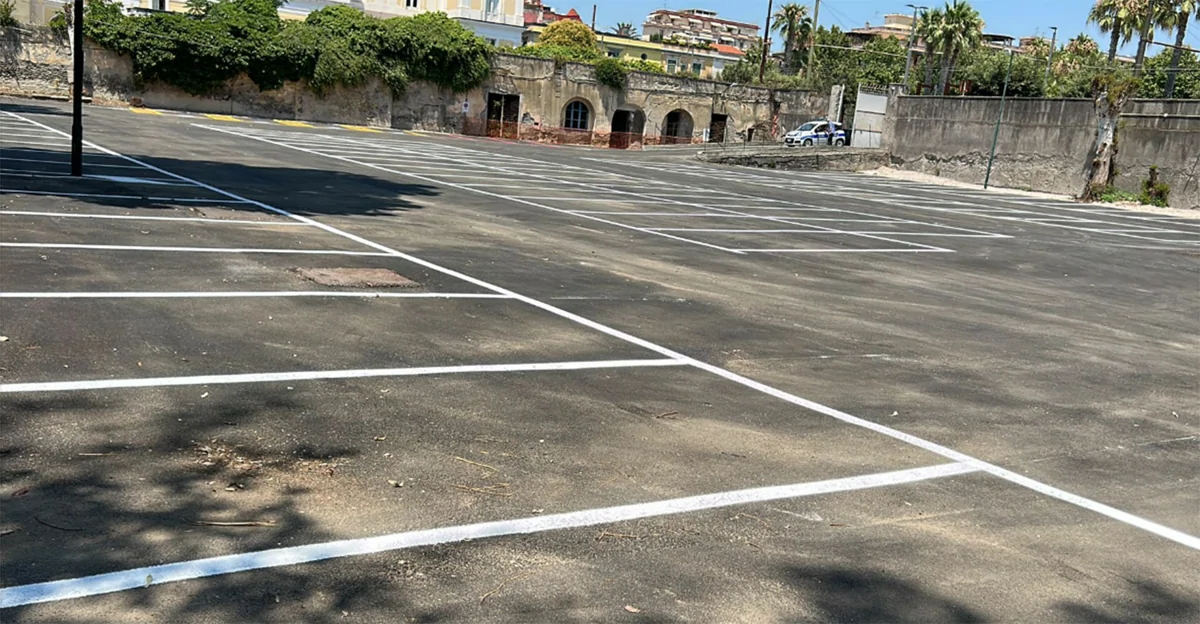 Ercolano - Torna fruibile il parcheggio di Villa Favorita