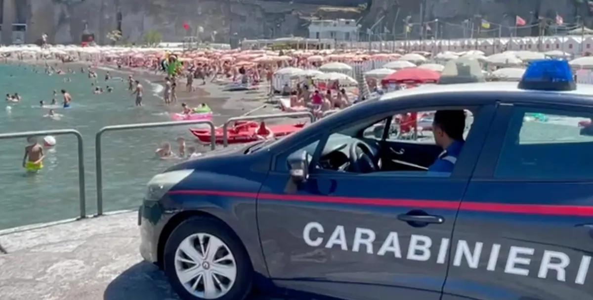 Spaccio di droga in spiaggia, pusher di Pompei arrestato dai carabinieri