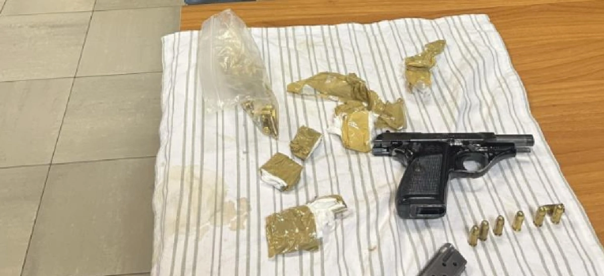 Pistola e munizioni in casa, arrestato 24enne nell'area stabiese