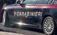 Auto in fiamme nel Napoletano, indagano i carabinieri