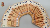 Tentata di pagare con banconote false, arrestato dalla Polizia
