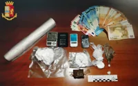 Ai domiciliari, Polizia trova droga in casa: arrestato