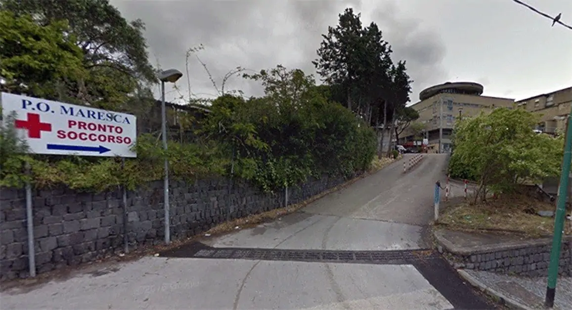 Ha un malore, perde controllo auto: incidente a Torre del Greco