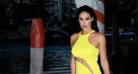 Gf Vip, Cecilia Rodriguez litiga sul red carpet a Venezia. Il video è virale