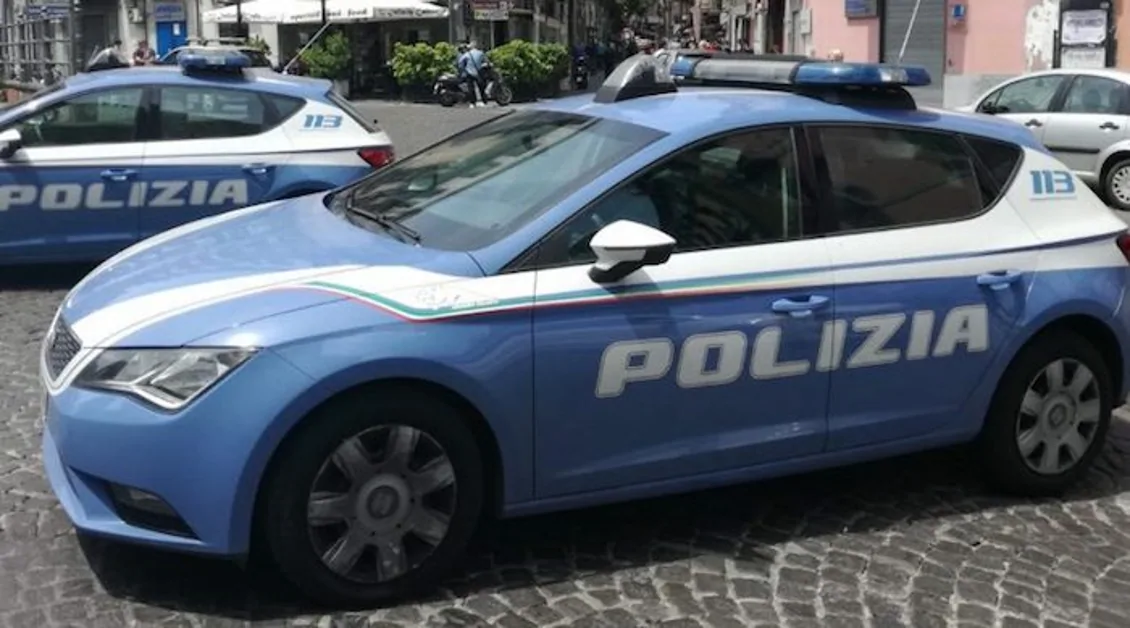 Furto in negozio di abbigliamento, arrestato