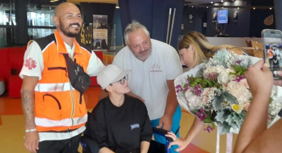 Crollo palazzina corso Umberto, dimessa dall'ospedale la giovane rimasta ferita