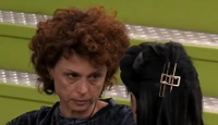 Grande Fratello, Beatrice Luzzi accusata di essere ipocrita: la lite e poi il crollo
