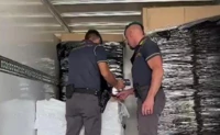 Maxi sequestro di sigarette di contrabbando nel Napoletano, due arresti