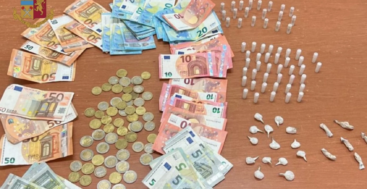 Spaccio di droga alal Vela Rossa a Scampia, tre arresti