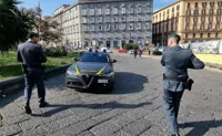 Controlli della GdF a Napoli, decine di denunce e un arresto