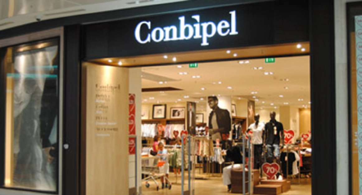 Chiude maxi store di abbigliamento al centro commerciale La Cartiera, sciopero dei lavoratori