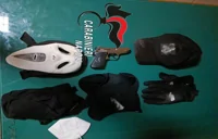 In moto con la targa coperta  da scotch: arrestato 18enne e denunciato 15enne