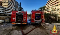 Incendio alla Vela Rossa a Scampia