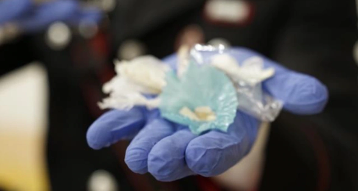 Fuma spinello, si oppone a un controllo dei carabinieri: un arresto a Sorrento