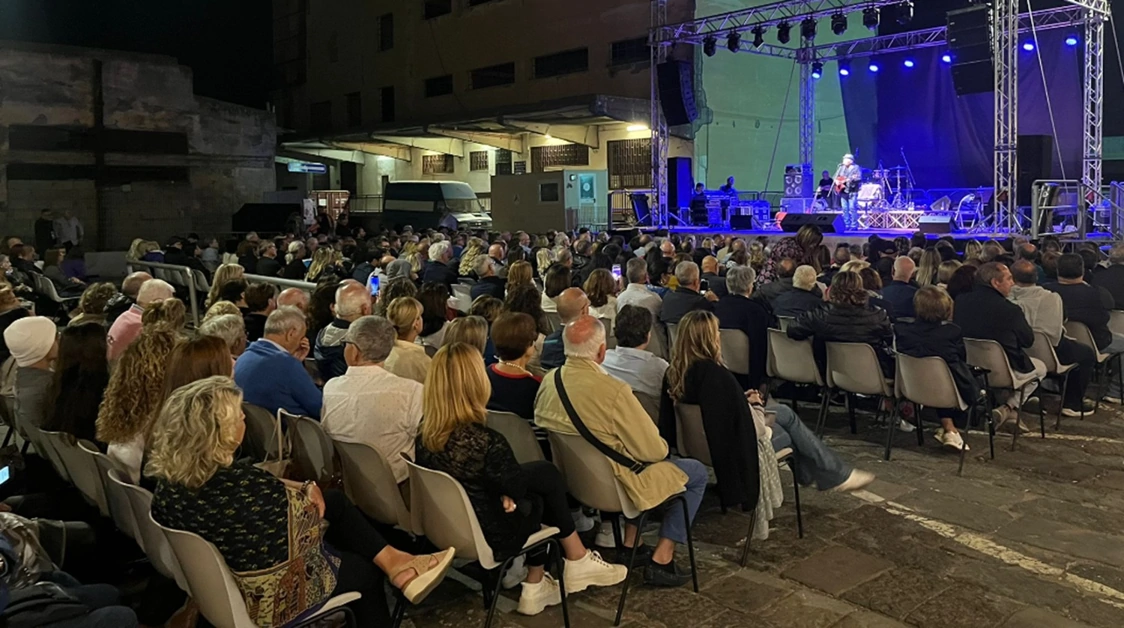 Musica e teatro, pienone di spettatori a Torre del Greco