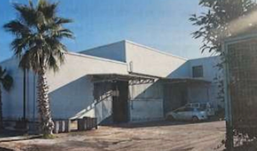 Demolito capannone industriale abusivo a Torre Annunziata