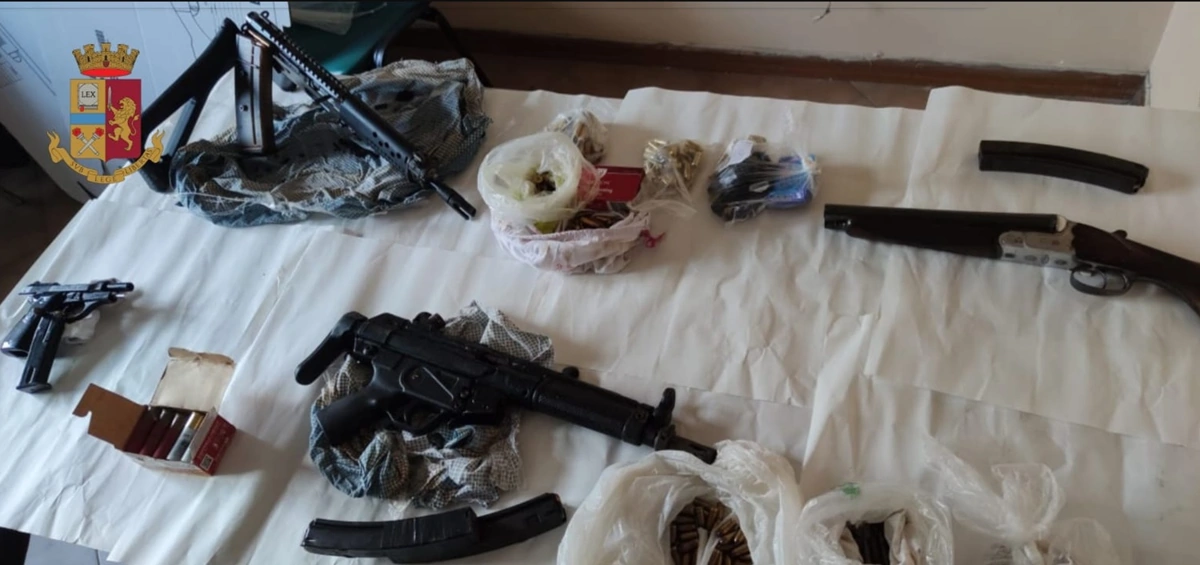 Coniugi avevano in casa un arsenale, sequestrati fucili e pistola